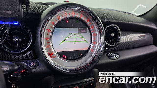 Mini Cooper Convertible 2012 — photo 16
