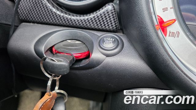 Mini Cooper Convertible 2012 — photo 17