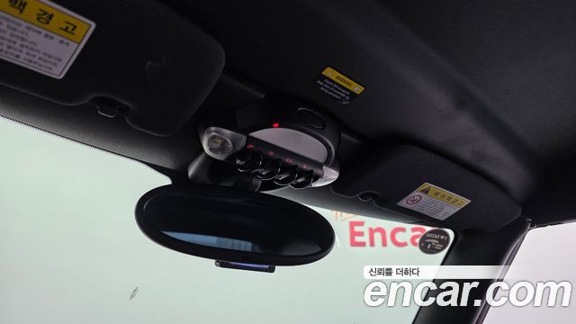 Mini Cooper Convertible 2012 — photo 19