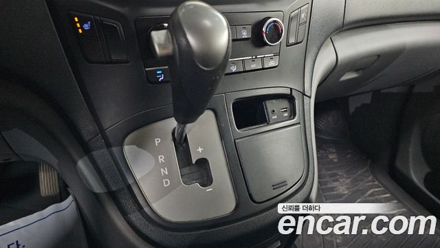 Hyundai Starex 2017 — photo 9