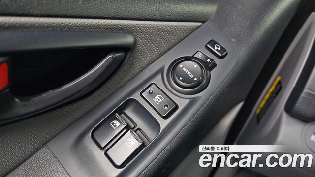 Hyundai Starex 2017 — photo 13