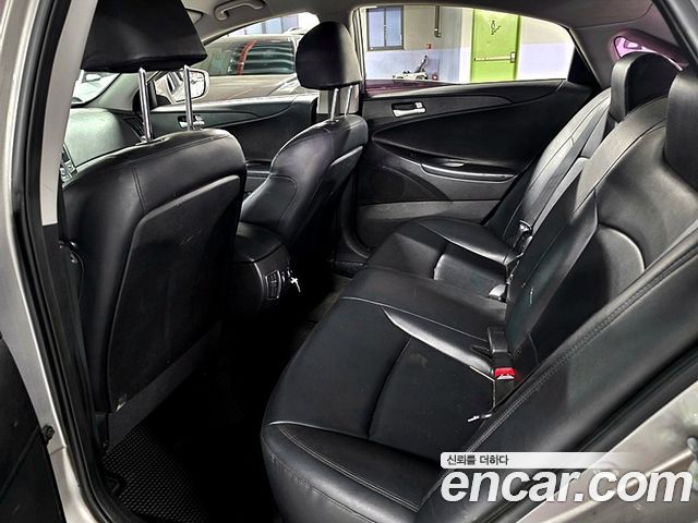 Hyundai Sonata 2013 — photo 13