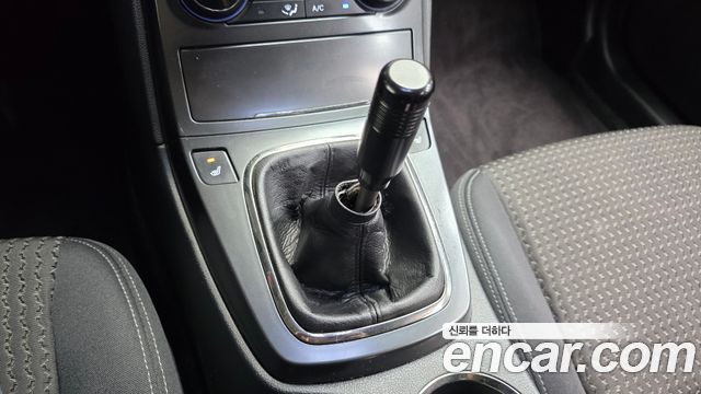 Hyundai Genesis 2011 — photo 9
