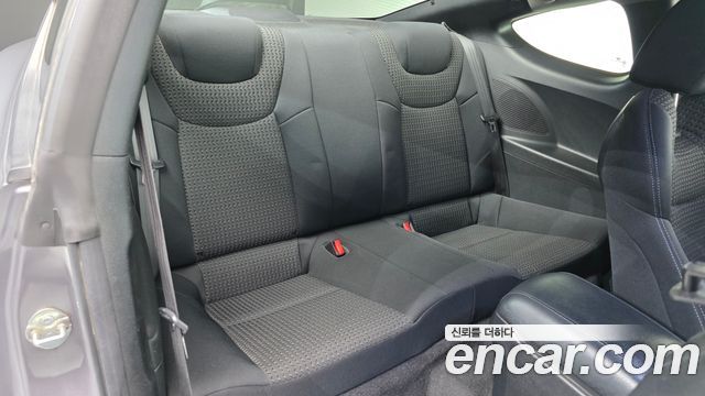 Hyundai Genesis 2011 — photo 12