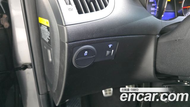Hyundai Genesis 2011 — photo 15
