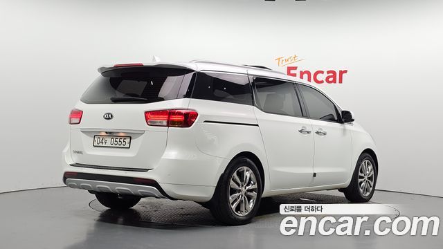 Kia Canival 2016 — photo 2