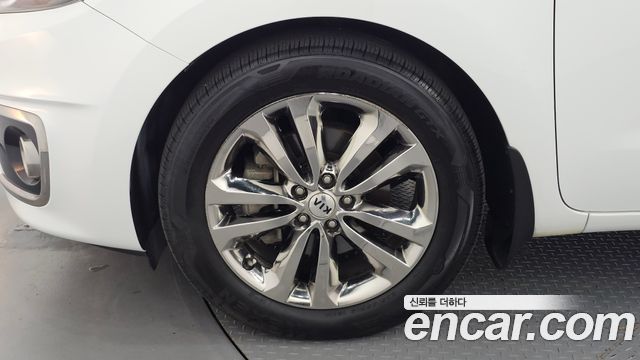 Kia Canival 2016 — photo 5