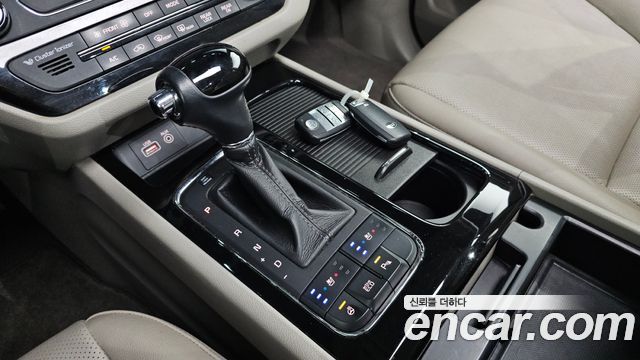 Kia Canival 2016 — photo 12