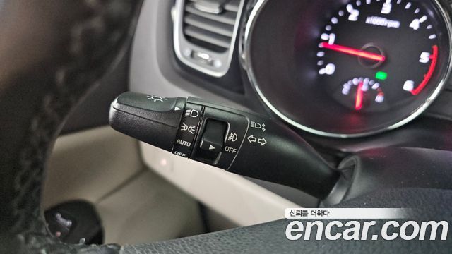 Kia Canival 2016 — photo 20