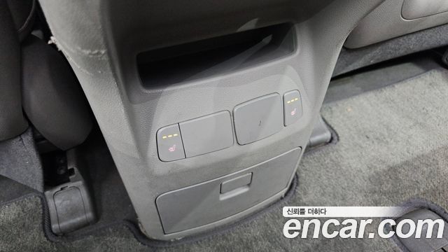 Kia Canival 2016 — photo 24