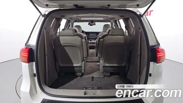 Kia Canival 2016 — photo 26