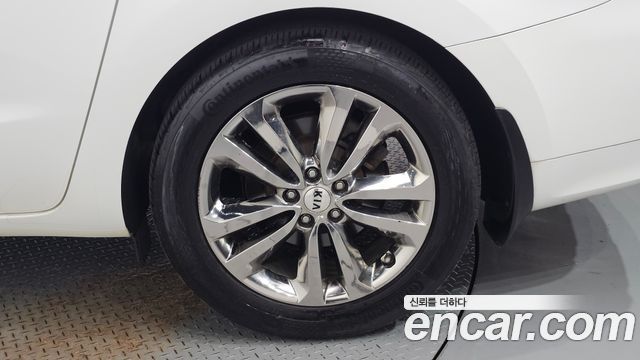 Kia Canival 2016 — photo 7