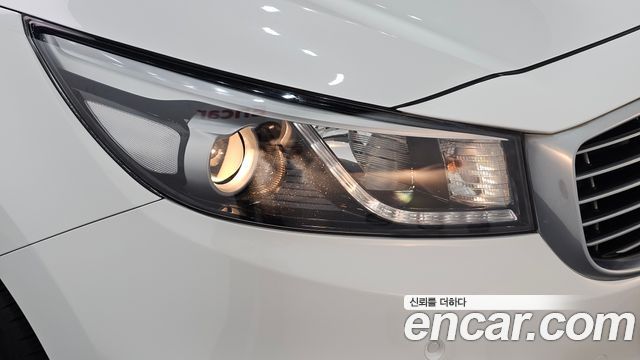 Kia Canival 2016 — photo 8