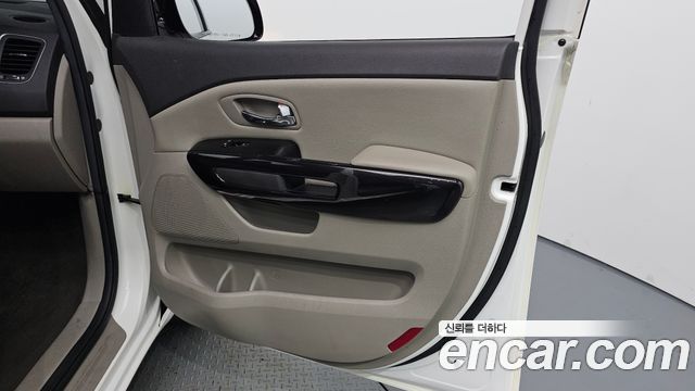 Kia Canival 2016 — photo 15