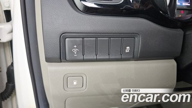 Kia Canival 2016 — photo 27