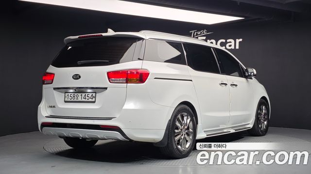 Kia Canival 2016 — photo 2
