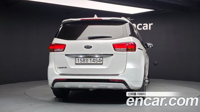 Kia Canival 2016 — photo 4