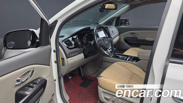 Kia Canival 2016 — photo 10