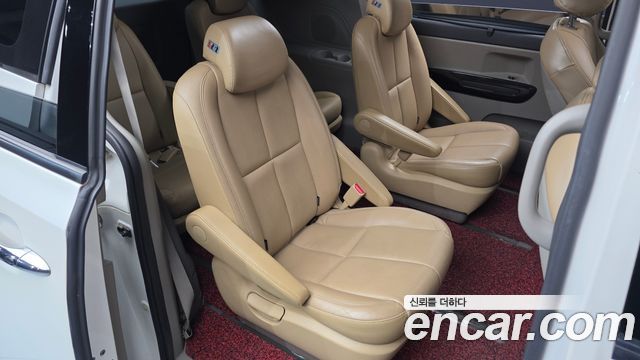 Kia Canival 2016 — photo 12