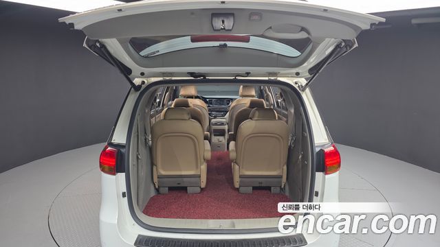 Kia Canival 2016 — photo 20