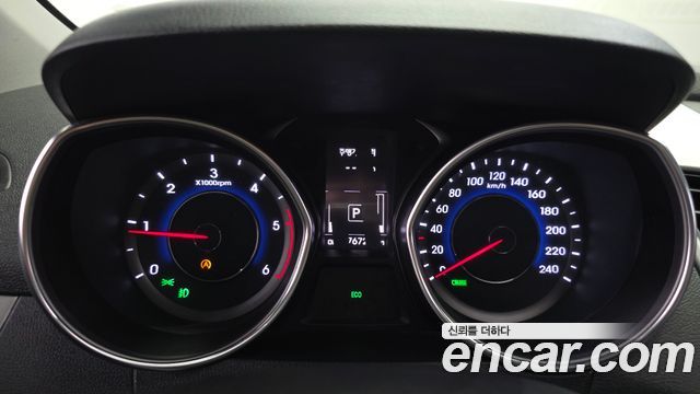 Hyundai AVANTE 2014 — photo 11