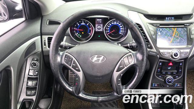 Hyundai AVANTE 2014 — photo 19
