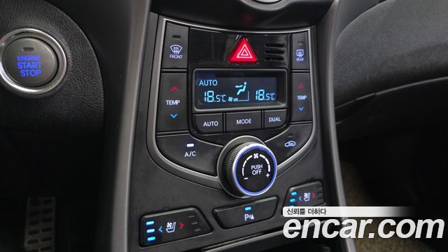 Hyundai AVANTE 2014 — photo 24