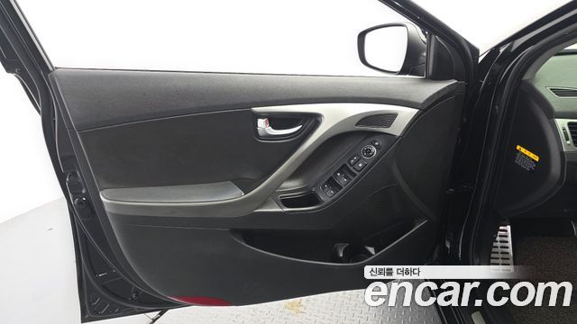 Hyundai AVANTE 2014 — photo 14