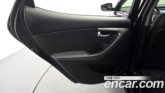 Hyundai AVANTE 2014 — photo 15