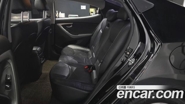 Hyundai AVANTE 2014 — photo 16