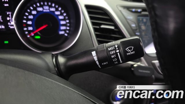 Hyundai AVANTE 2014 — photo 32