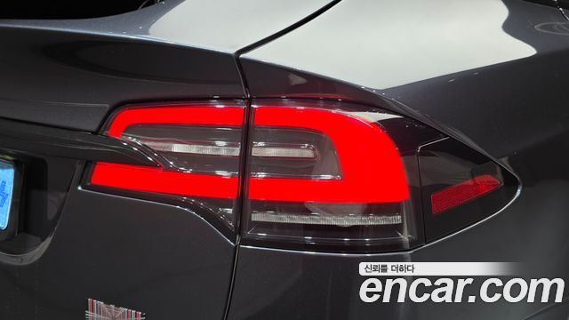 Tesla Model X 2024 — photo 9