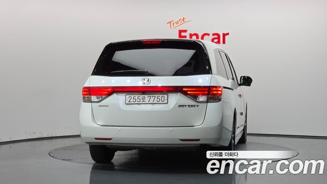 Honda Odyssey 2016 — photo 4