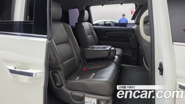 Honda Odyssey 2016 — photo 11