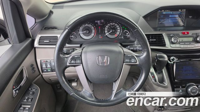 Honda Odyssey 2016 — photo 13
