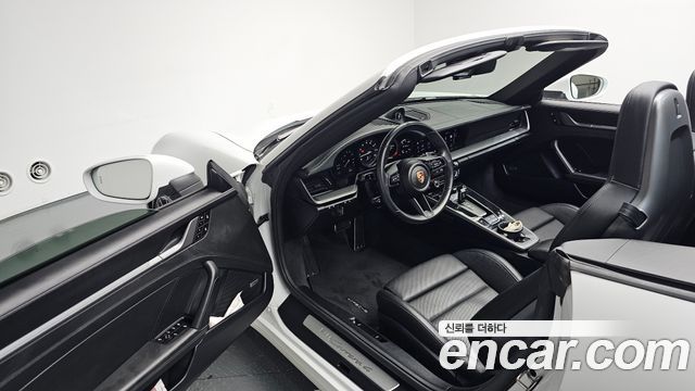 Porsche 911 2024 — photo 13