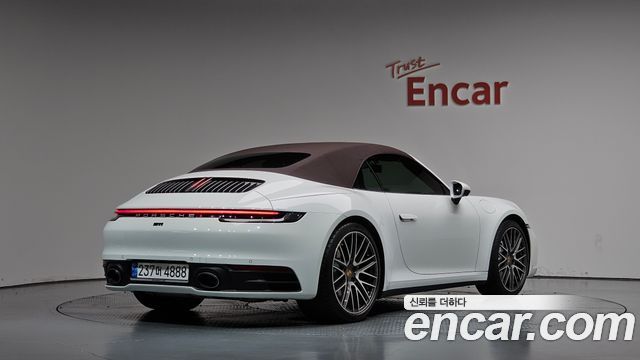 Porsche 911 2024 — photo 37