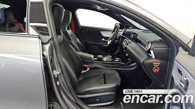 Mercedes-Benz CLA-Class 2020 — photo 11