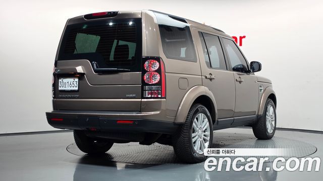 Land Rover Discovery 2015 — photo 2
