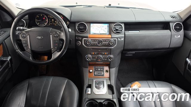 Land Rover Discovery 2015 — photo 10