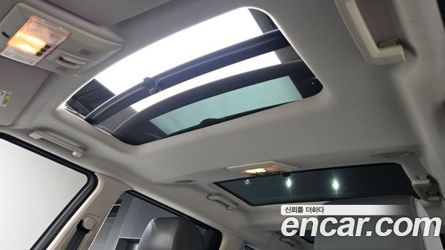 Land Rover Discovery 2015 — photo 21
