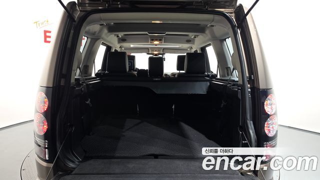 Land Rover Discovery 2015 — photo 22