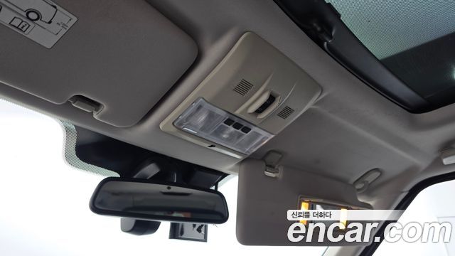 Land Rover Discovery 2015 — photo 24