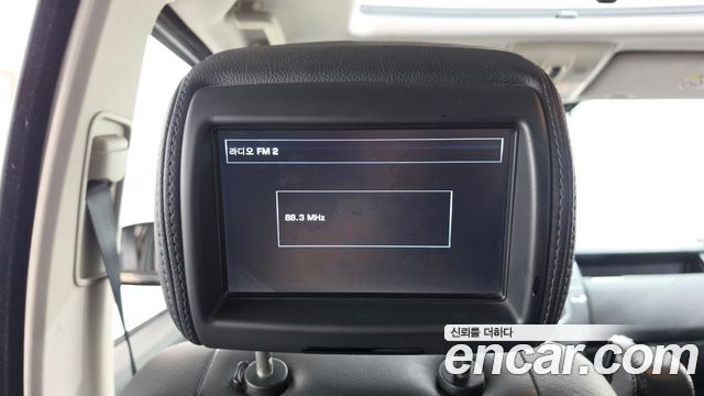 Land Rover Discovery 2015 — photo 25