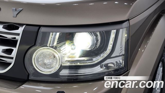 Land Rover Discovery 2015 — photo 8