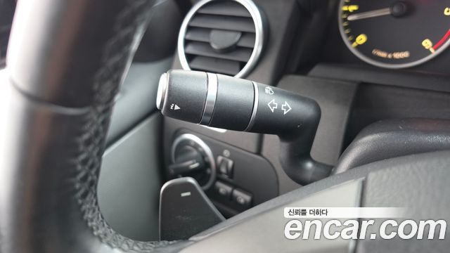 Land Rover Discovery 2015 — photo 28