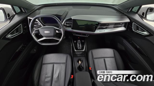 Audi Q4 e-tron 2023 — photo 10