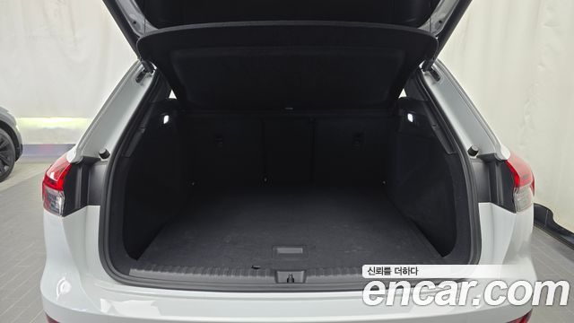 Audi Q4 e-tron 2023 — photo 24