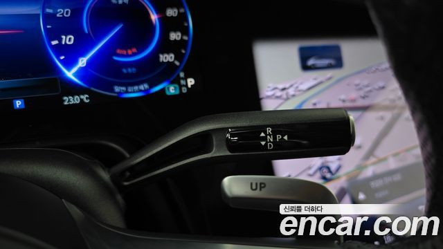 Mercedes-Benz EQE 2023 — photo 12