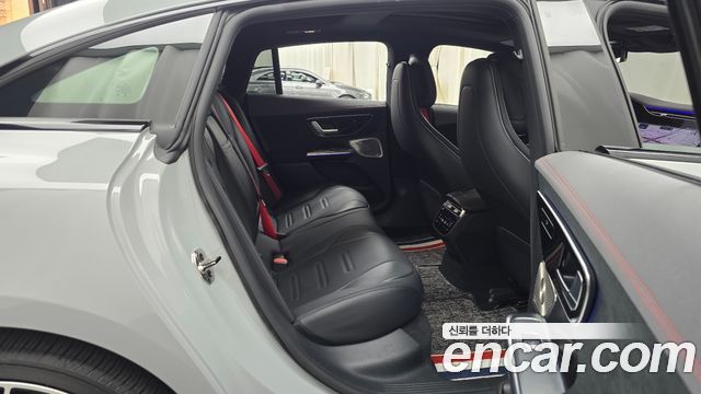 Mercedes-Benz EQE 2023 — photo 17